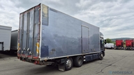 SCANIA R124 LB 6X2 EURO 3 - skříňový + hydraulické čelo