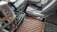 SCANIA R124 LB 6X2 EURO 3 - skříňový + hydraulické čelo