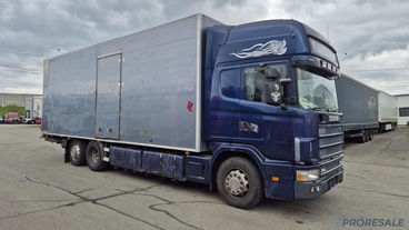 SCANIA R124 LB 6X2 EURO 3 - skříňový + hydraulické čelo