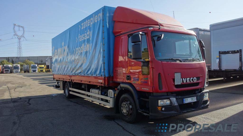 IVECO EUROCARGO ML 140E28 EURO 5 valník s plachtou + zvedací čelo