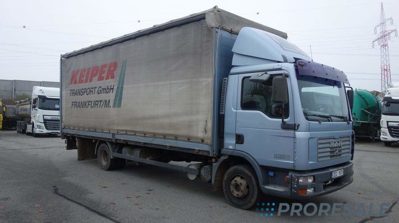 MAN TGL 12.210 EURO 3 valník s plachtou + zvedací čelo 1,5 t