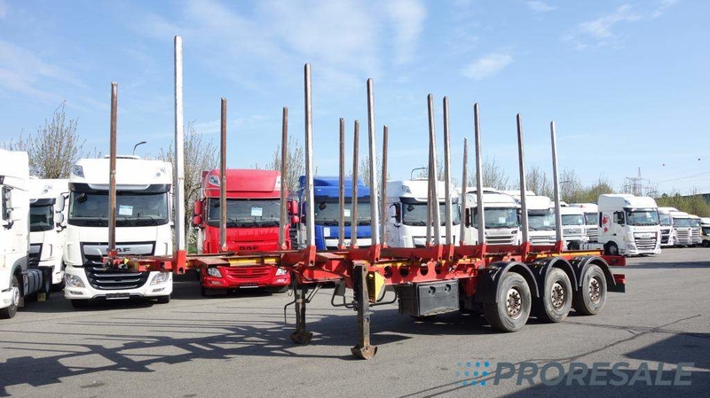 UMIKOV NPK 39 - klanicový návěs pro přepravu dřeva s hydraulickým posuvem klanic