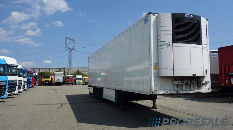 SCHMITZ CARGOBULL SKO 24/L - 13.4 FP60 COOL - mrazírenský návěs + diesel-elektrický agregát CARRIER VECTOR 1550