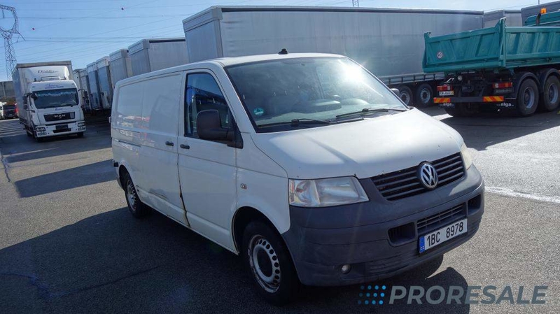 VOLKSWAGEN TRANSPORTER 2,5 TDi 96 kW - skříň + mrazírenský agregát HAHLBROCK